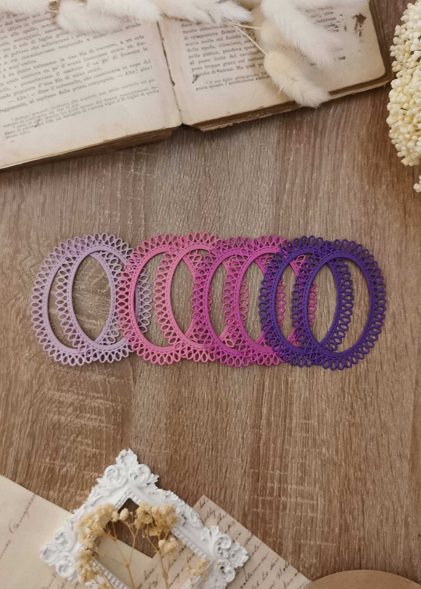 Oval Frame Die Cut