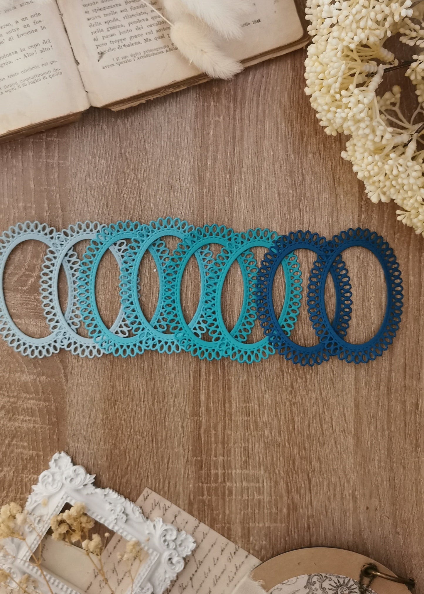 Oval Frame Die Cut