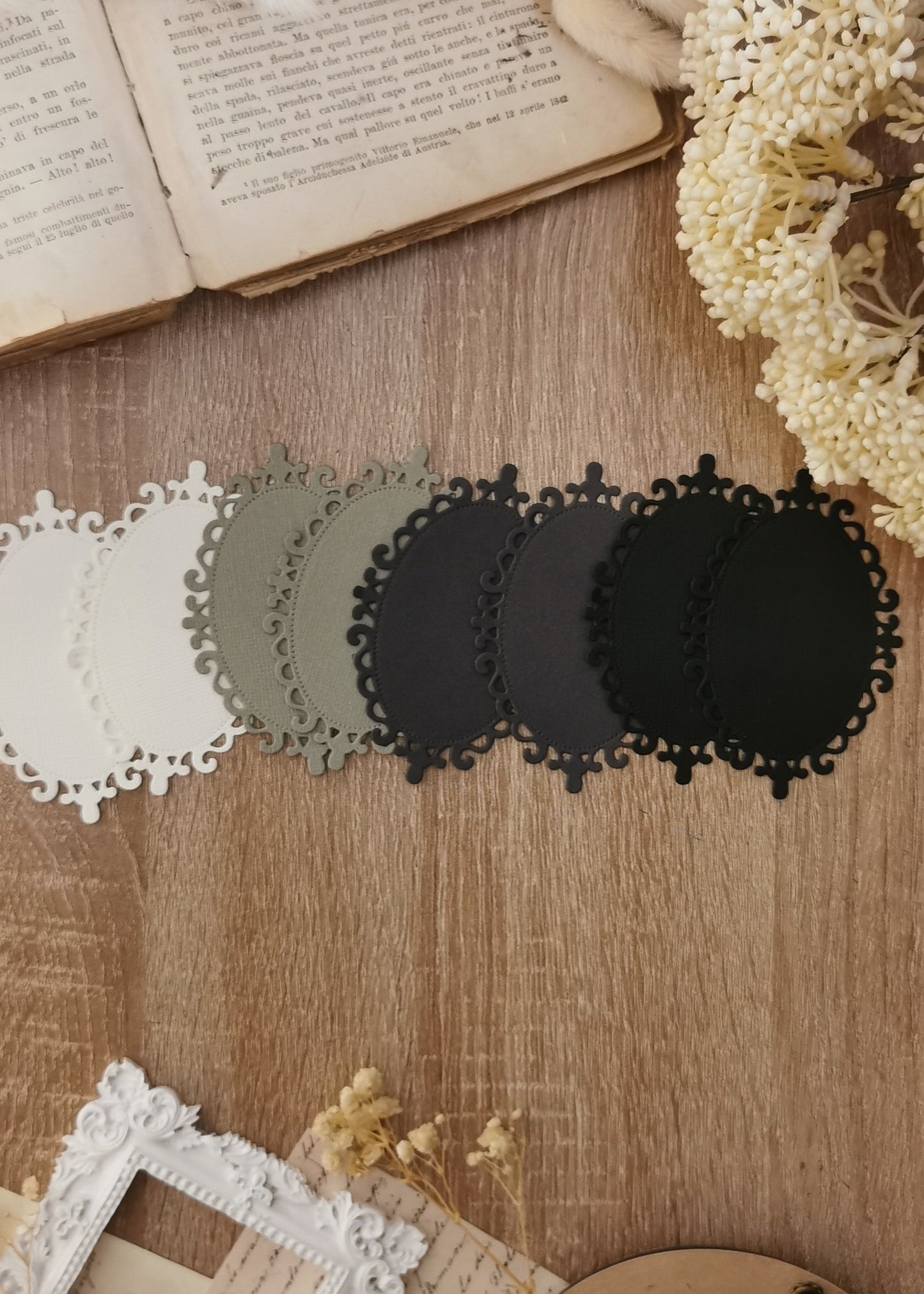 Oval Frame Die Cut