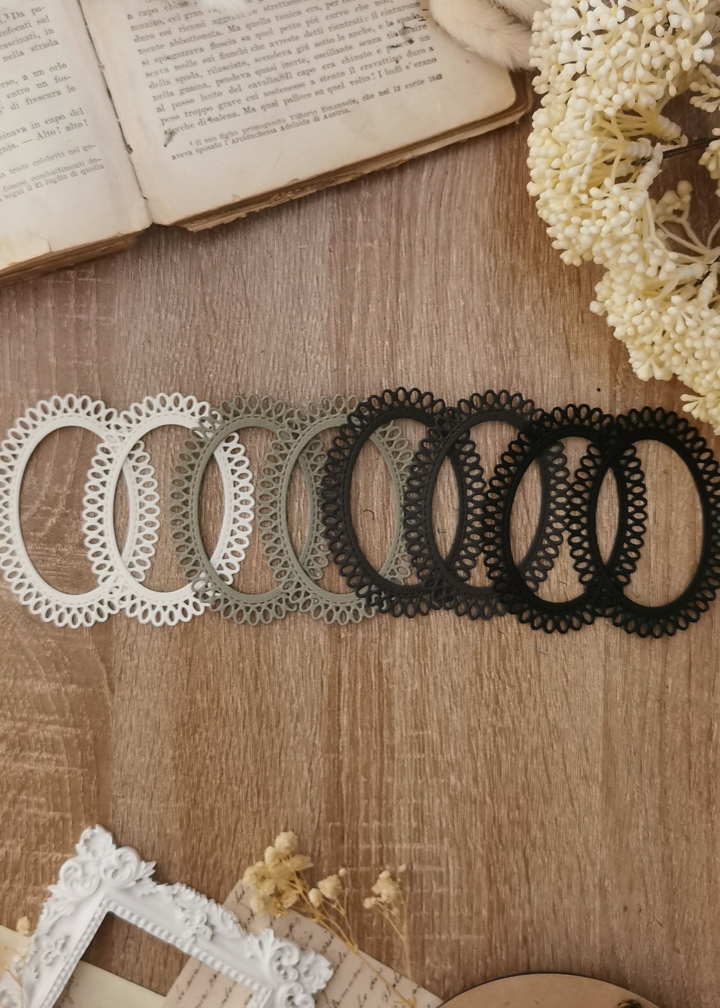 Oval Frame Die Cut