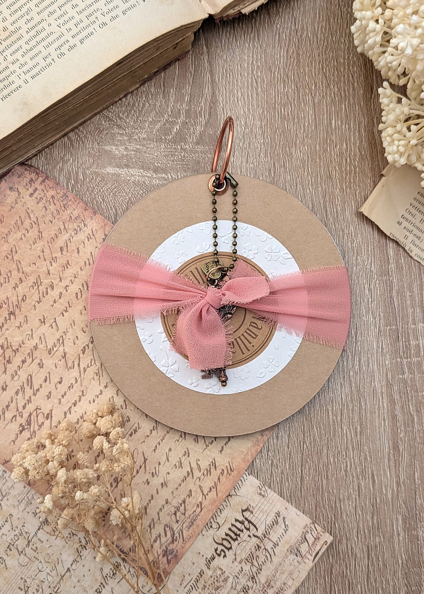 Round journal with transparent pages